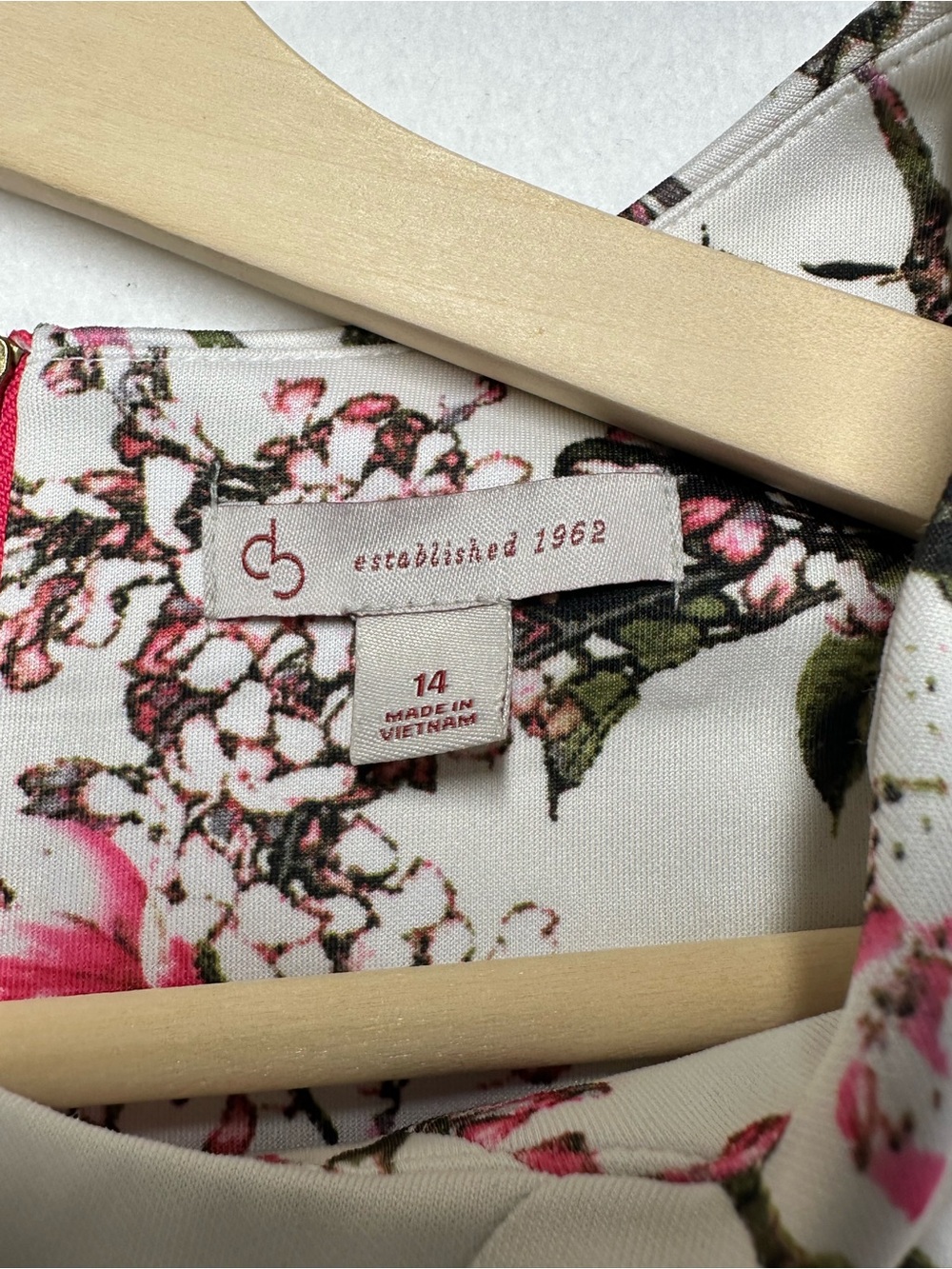 Flattering Size 10 Floral A-Line Sleeveless Dress in White, Pink, & Green - Picture 6 of 7